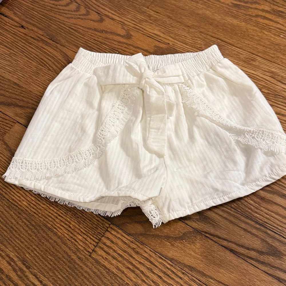Little Pexito White Lace Trim Two-Piece Set Size Small